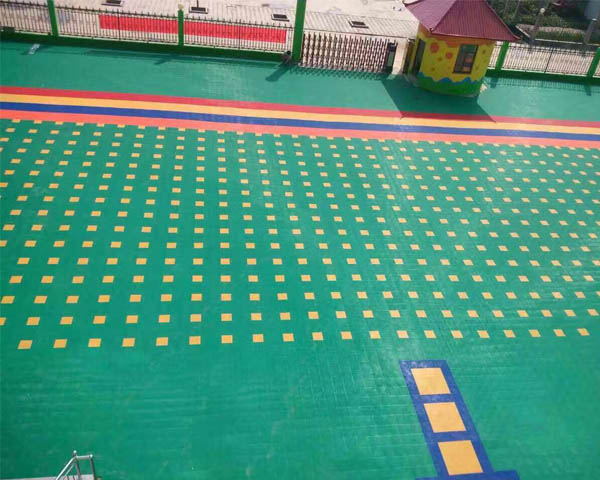 rubber mulch playground