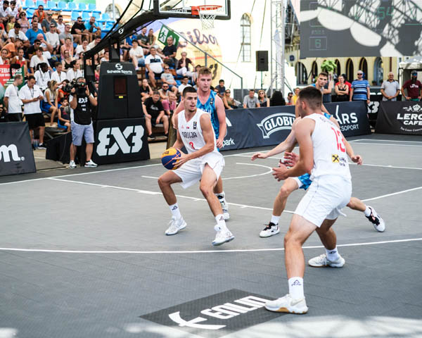 indoor basketball stand